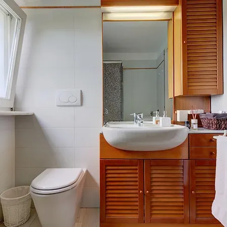 Tobia Lake View Apartment *