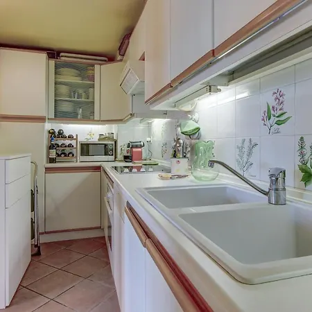 Apartment Tobia Lake View